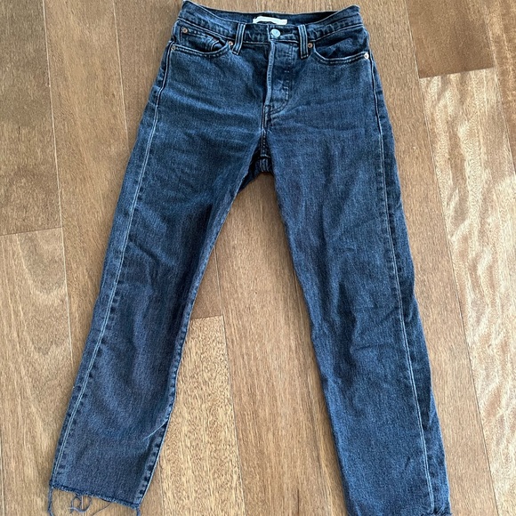 Levi’s Wedgie Straight Ankle - Picture 2 of 5